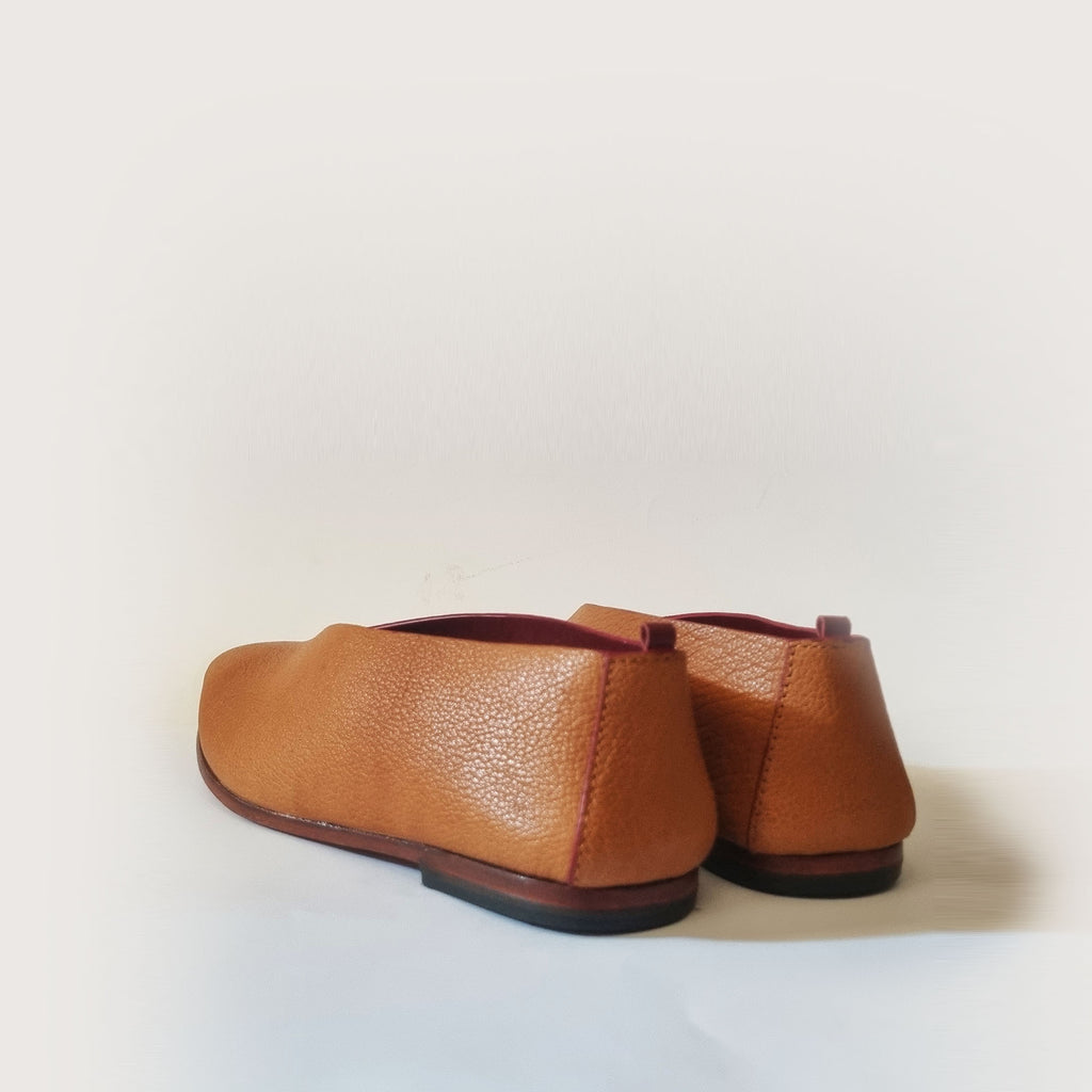 Vamp Pumps in Tan