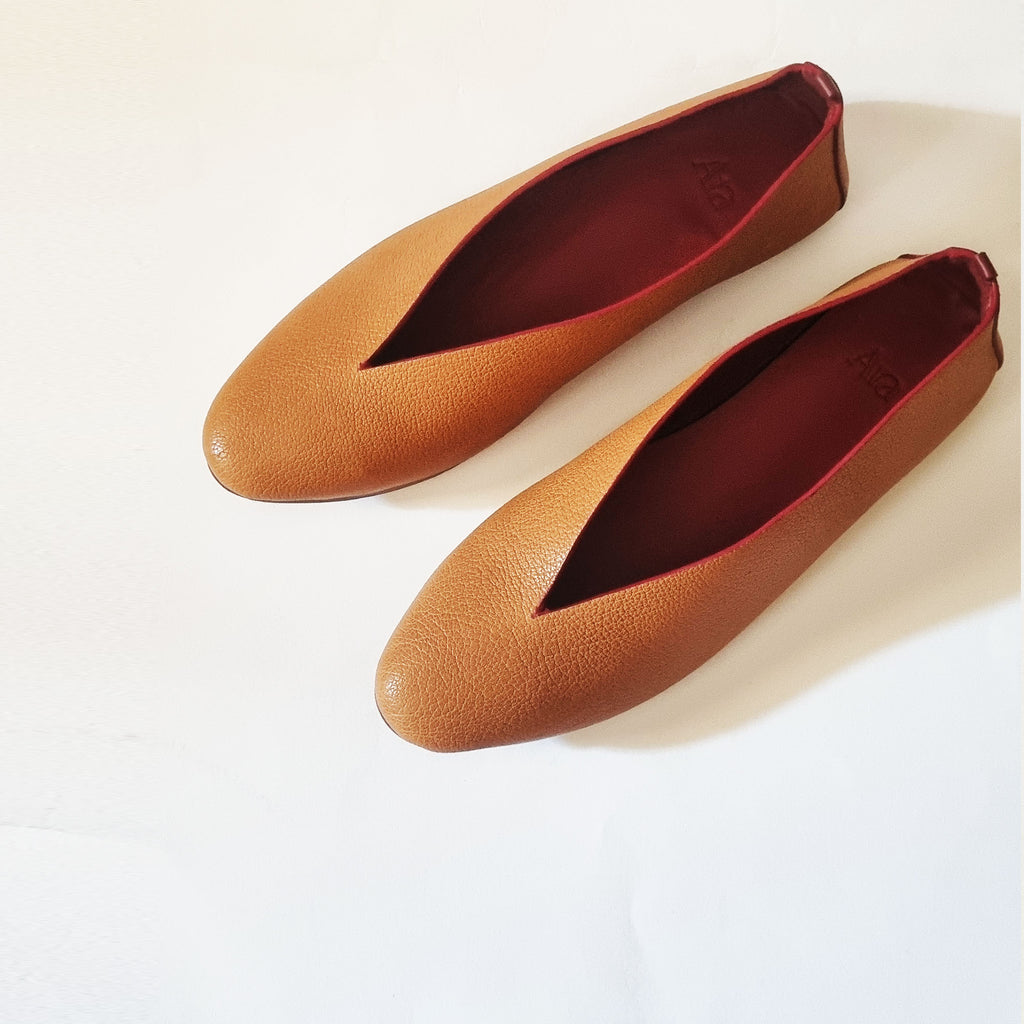 Vamp Pumps in Tan